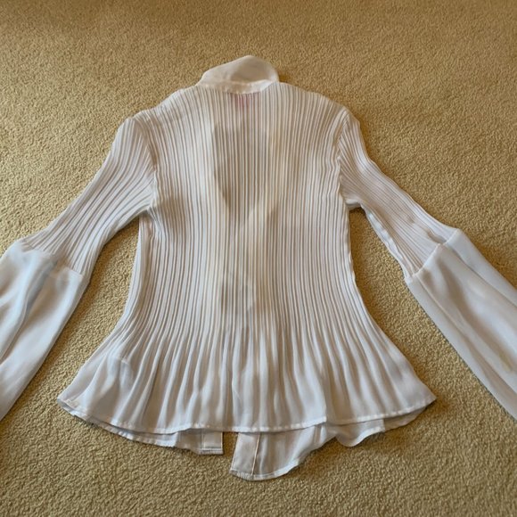 White blouse - Picture 4 of 4